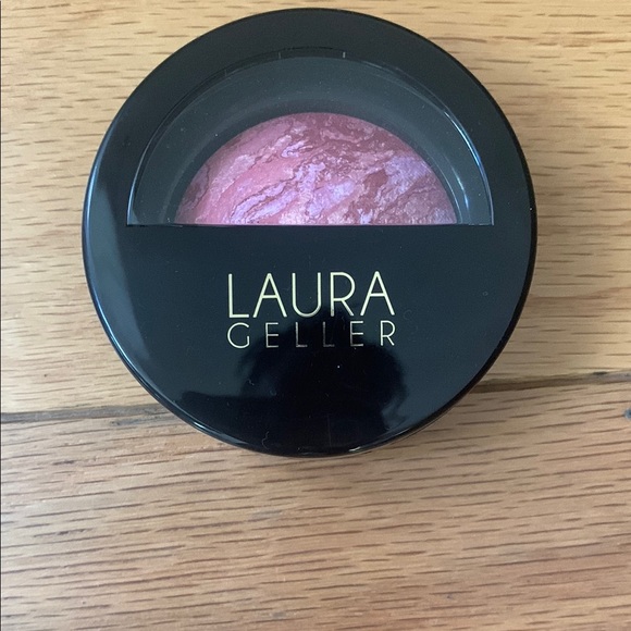 Laura Geller Other - Laura Geller Pink Blush with a satin Finish